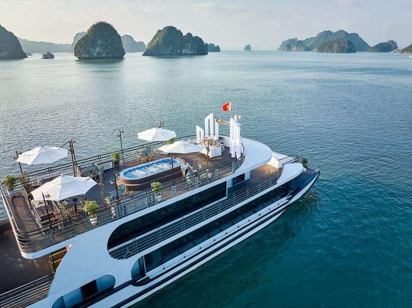Halong Bay: Luxury Day Cruise with Buffet, Kayak, Swim - A six-hour cruise among limestone islands