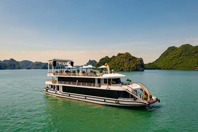 HALONG BAY LUXURY IRIS CRUISE DAY TRIP-BEST SELLER: Kayak, Music - Lunch with seafood and a practical backup