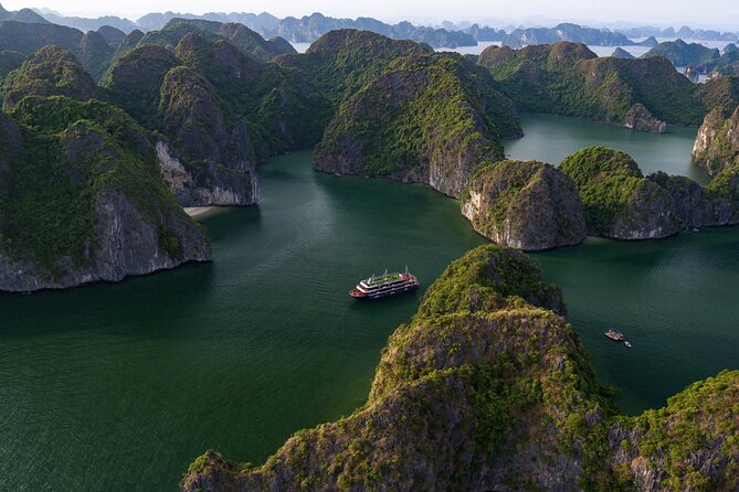 Halong La Pandora Cruise 2days/1Night - Boarding, Lunch, and the First Taste of the Bay