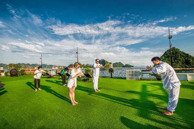 Halong Luxury Cruise 2D/1N: Kayaking, swimming, Titop island, Surprise cave - Meals, cooking, and life onboard