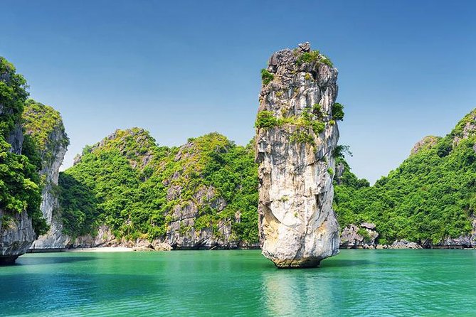Halong Luxury Cruise Full Day Tour from Hanoi: All Inclusive - Ti Top Beach and the final burst of activity