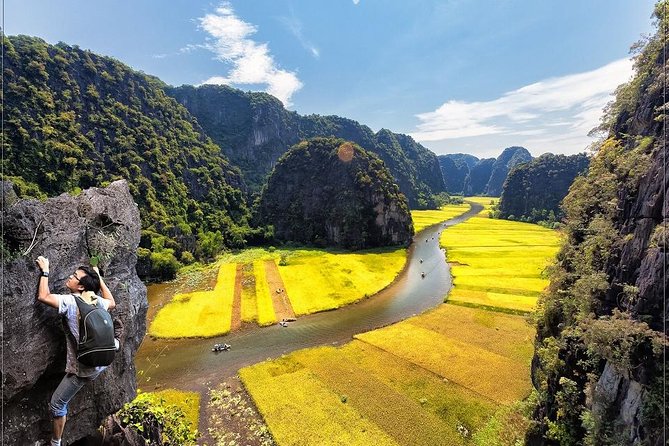 Hang Mua - Hoa Lu - Tam Coc Small Group Tour 8 People a Group - Hang Mua and the climb above Tam Coc