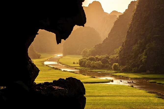 Hang Mua - Hoa Lu - Tam Coc Small Group Tour 8 People a Group - A small group with a more personal feel