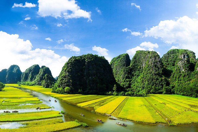 Hang Mua - Hoa Lu - Tam Coc Small Group Tour 8 People a Group - The long return to Hanoi