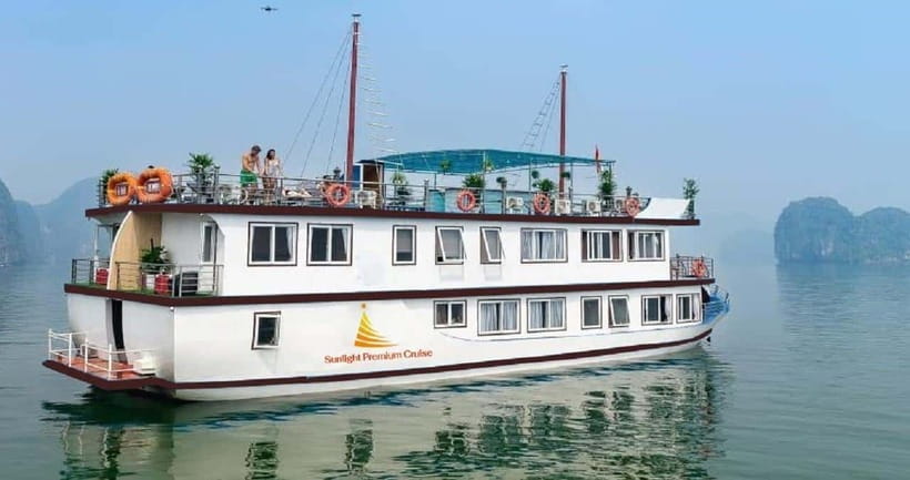 Hanoi: 2-Day Ha Long and Lan Ha Bay Cruise with Kayaking - The deluxe cabin and what the price covers