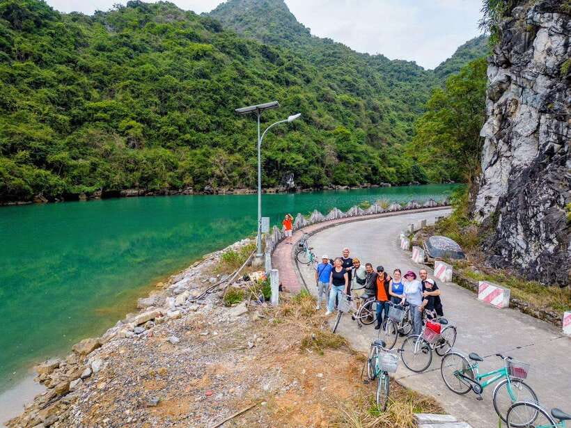 Hanoi: 2-Day Ha Long and Lan Ha Bay Cruise with Kayaking - Day two: cycling into Viet Hai Village