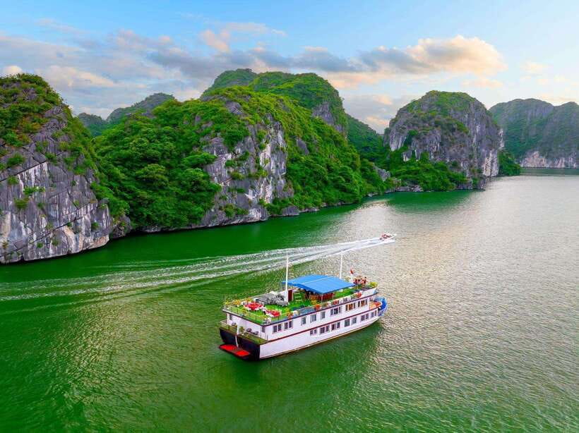 Hanoi: 2-Day Ha Long and Lan Ha Bay Cruise with Kayaking - The Hanoi to Beo Harbor transfer