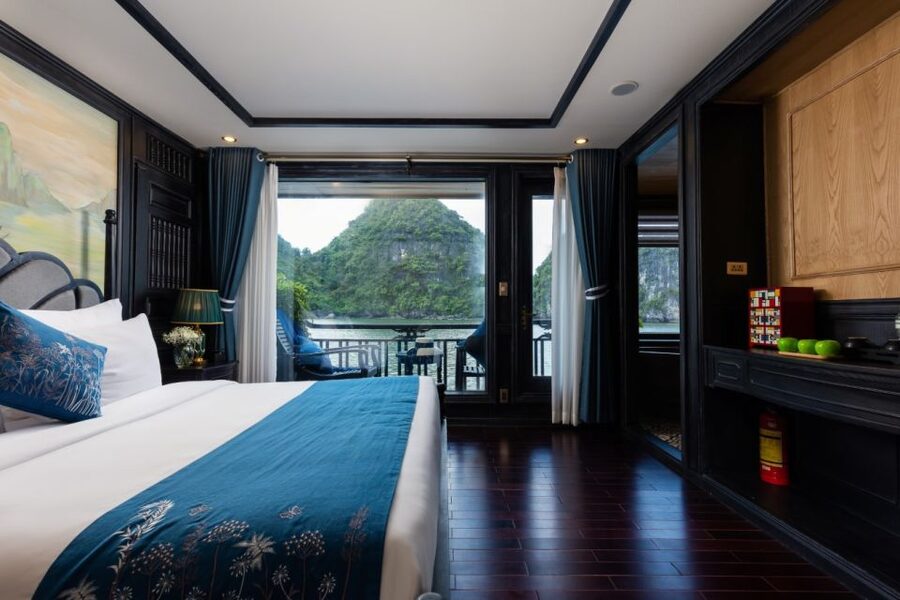 Hanoi: 2-Day Halong & Lan Ha Bay 5-Star Cruise with Balcony - Early morning tai chi and the second route