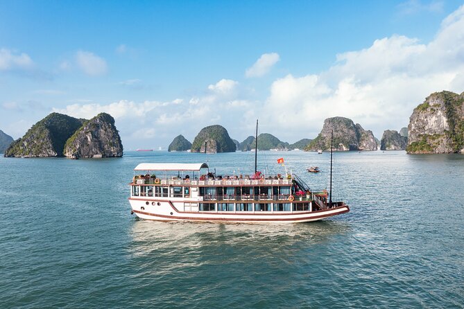Hanoi: 3-Day Ninh Binh Trip and Ha Long Bay 4-Star Cruise - Day one: Ninh Binh by river, bicycle, and village road