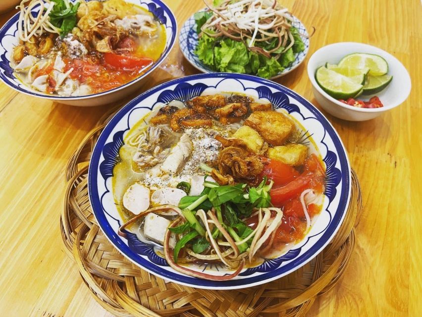 Hanoi: 5 Local Dishes Cooking Class with Meal & Market Visit - Choosing between two five-dish menus
