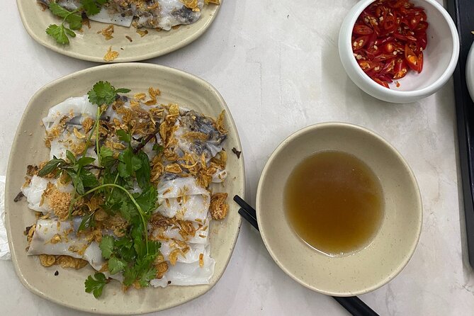 Hanoi: 7 Tasting Street Food Walking Tour and Train Street - Starting at 1 P. Hà Trung