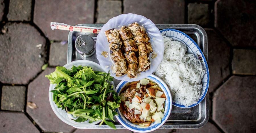 Hanoi: 7 Tastings Street Food Tour with Train Street - Banh cuon starts the meal with something light