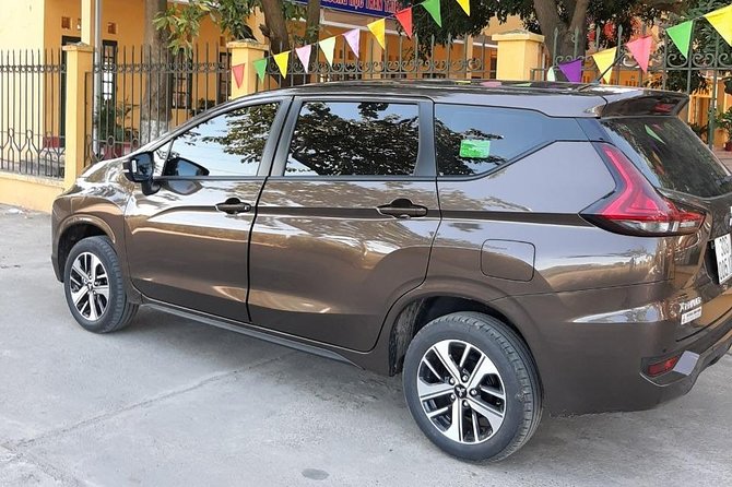 Hanoi Airport Departure Transfer - The strongest part: punctual, courteous pickup
