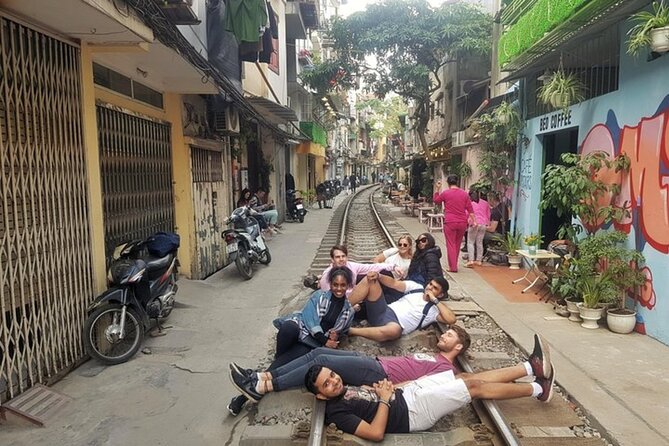 Hanoi All-In-One Tour: Highlights & Train Street & Culture & Fun - Hoa Lo Prison Museum and the hard history