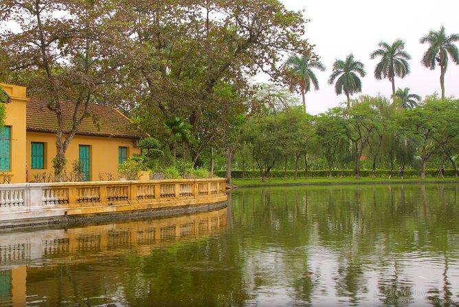 Hanoi All-In-One Tour: Highlights & Train Street & Culture & Fun - The afternoon tea stop near Quán Sứ