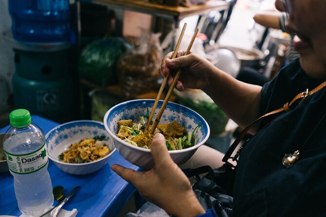 Hanoi Authentic Local Food Tasting Tour - Family eateries and food with a backstory