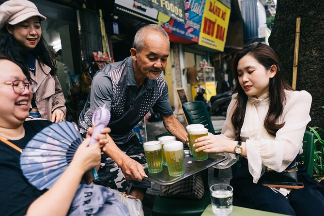 Hanoi Authentic Local Food Tasting Tour - A small group with room for questions