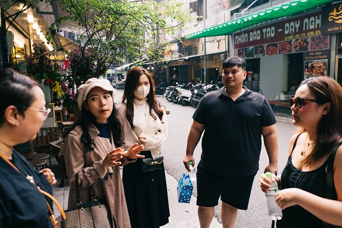 Hanoi Authentic Local Food Tasting Tour - Walking through Hanoi’s Old Quarter