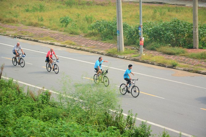 Hanoi Bicycle Tours: Half Day Bicycle Tours Hanoi Countryside - Rice fields, village lanes, and the Red River edge