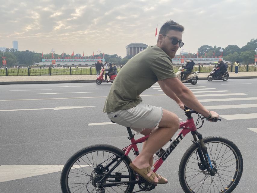 Hanoi: Bike Tour Through Hidden Gems and Banana Island - Local food after the hard work