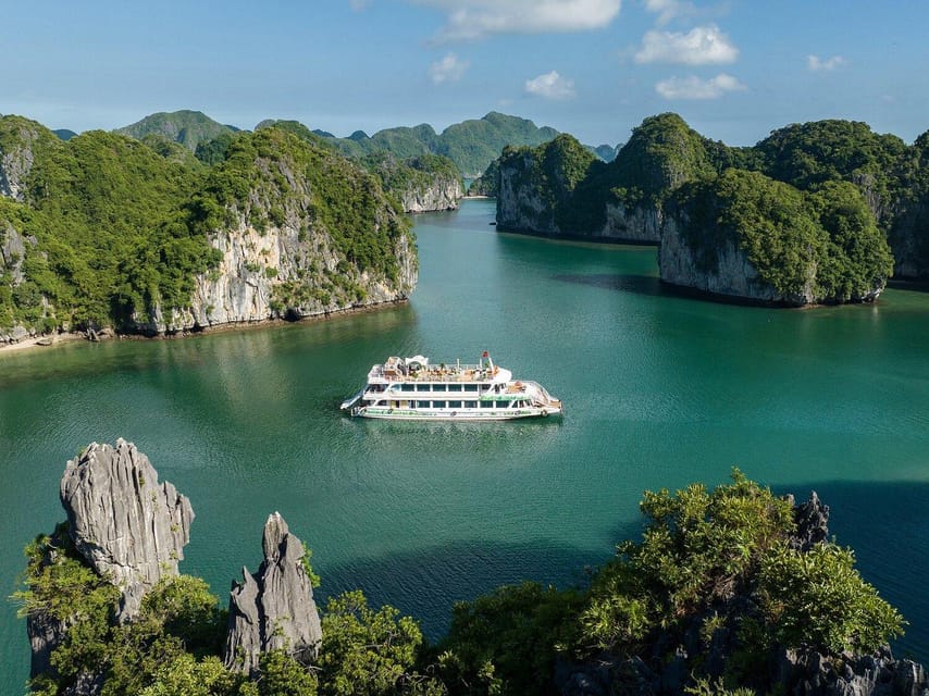 Hanoi: Cat Ba Island & Lan Ha Bay Day Trip Cruise with Lunch - Boarding at Beo Harbour and entering the bay