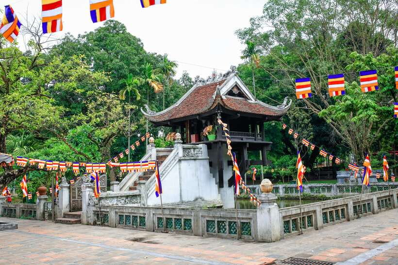 Hanoi: City Highlights Tour with Train Street & Hidden Gems - What this four-hour Hanoi tour actually covers