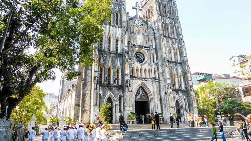 Hanoi: City Highlights Tour with Train Street & Hidden Gems - Hoan Kiem Lake and the Old Quarter