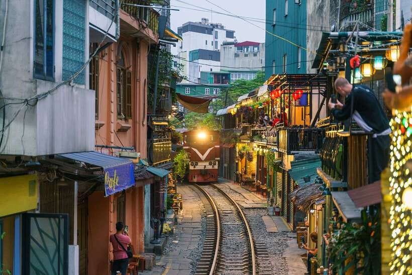 Hanoi: City Highlights Tour with Train Street & Hidden Gems - Ho Chi Minh Mausoleum and Ba Dinh Square