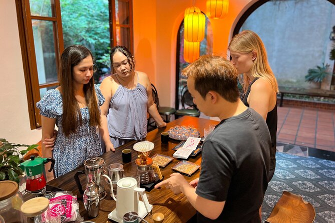Hanoi Coffee Experience: 6 Brews, 9 Recipes & 3 Liquor Tastings - The first lesson: coffee from bean to brew