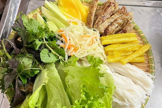 Hanoi Customized Street Food Walk with Train Street Experience - Why this walk works well on a first evening in Hanoi