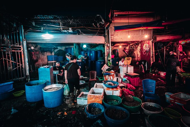 Hanoi Dawn Private Food Tour with 10+ Tastings - Market four: finishing with a fuller picture