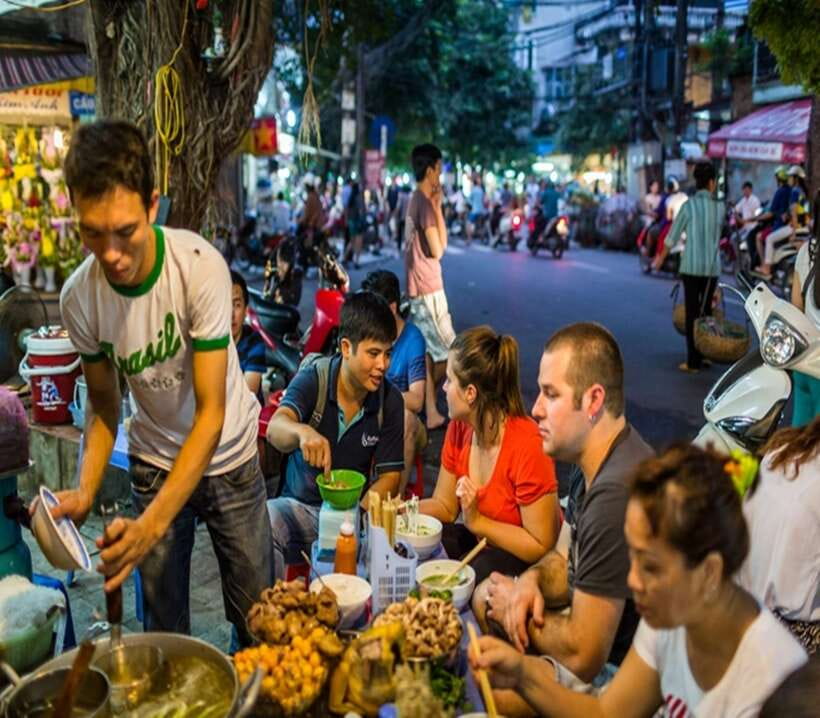 Hanoi: Eat Like a Local Small Group Street Food Tour - Walking the Old Quarter between local food stops