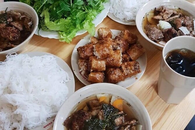 Hanoi Famous Michelin Guided Street Food Tour - Why this food tour works for a first Hanoi evening