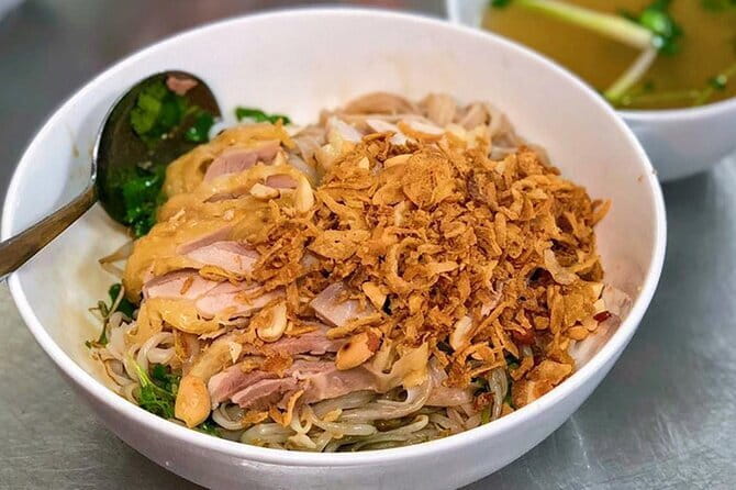Hanoi Famous Michelin Guided Street Food Tour - The unusual appeal of Miến Lươn Đông Thịnh