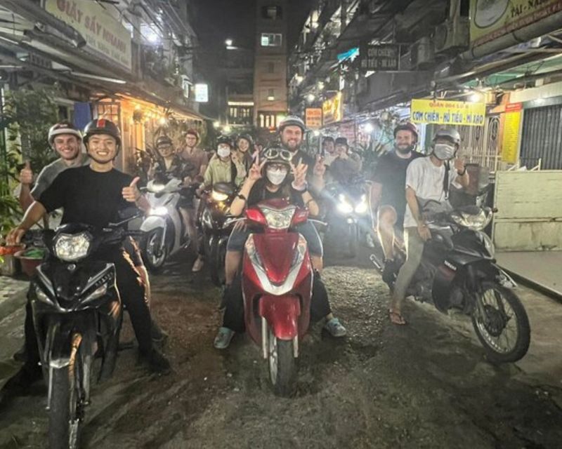 Hanoi: Food and Sightseeing Motorbike Tour with 7 Tastings - Guides make the food more useful
