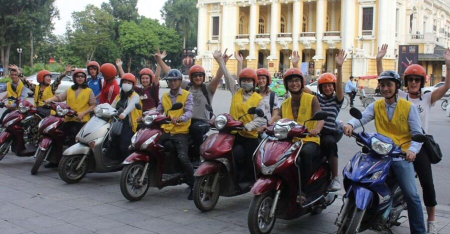 Hanoi: Food and Sightseeing Motorbike Tour with 7 Tastings - The food route: small portions, big variety
