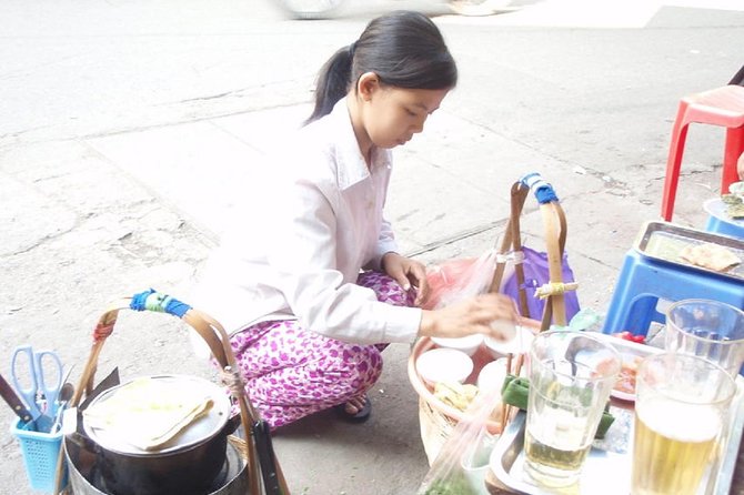 Hanoi Food on Foot: Walking Tour of Hanoi Old Quarter - Following the trade streets around Hoan Kiem Lake