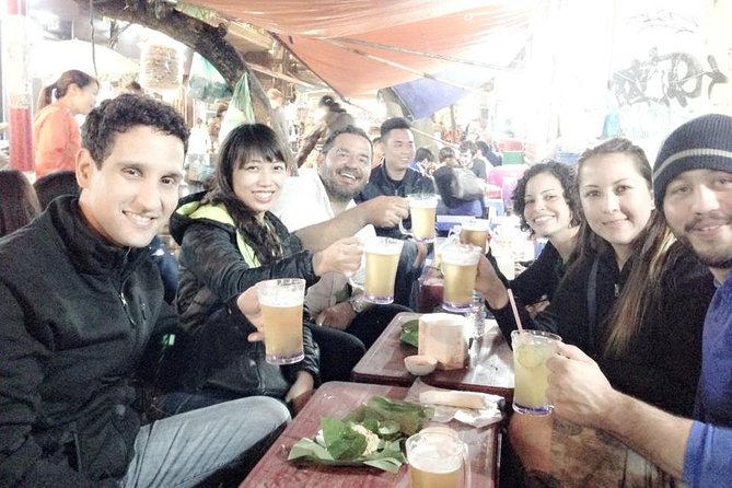 Hanoi Food on Foot: Walking Tour of Hanoi Old Quarter - What the guides add to the experience
