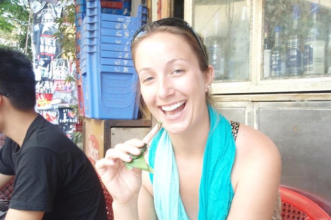Hanoi Food on Foot: Walking Tour of Hanoi Old Quarter - Sampling banh mi, chicken, fruit, and dessert