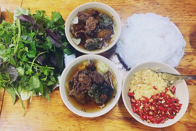 Hanoi food tour-Local street food tour (food&guide included) - Why this $23 Hanoi food tour offers good value