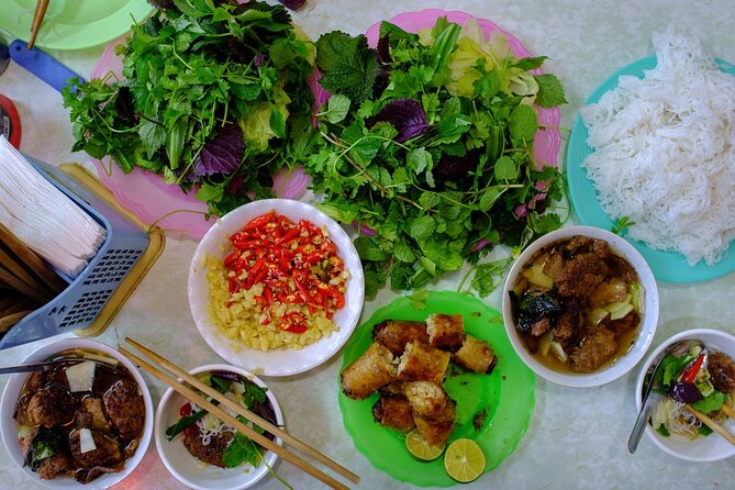 Hanoi Food & Train Street Tour - Guides make the difference