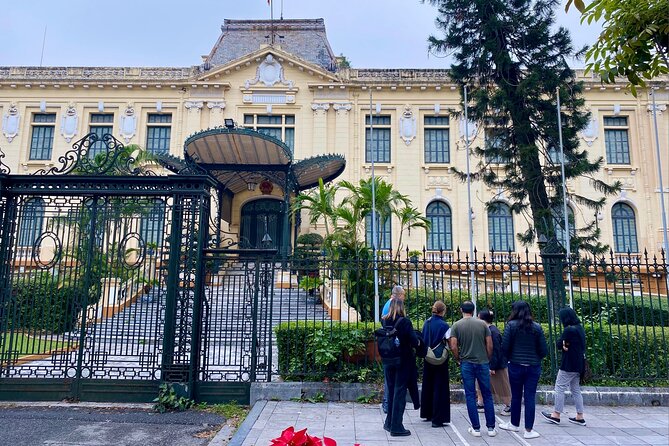 Hanoi French Quarter: Coffee and Stories - Coffee and colonial stories at Loading T café