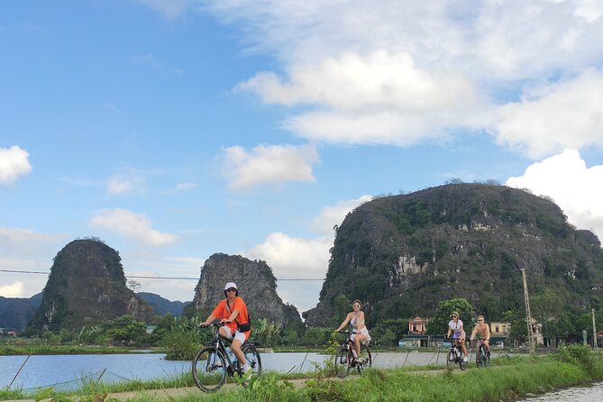Hanoi Full Day A Private Tour With Mix of History and Activities - Vietnamese lunch and a change of pace