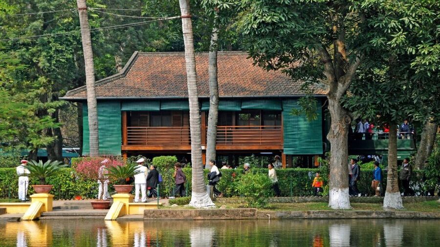 Hanoi: Full-Day City Tour and Water Puppet Show - Local lunch in Hanoi’s Old Quarter