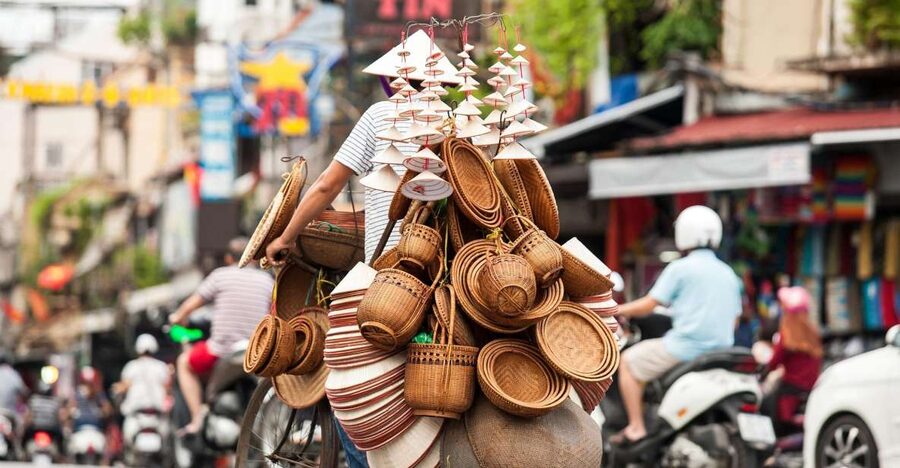 Hanoi: Full-Day City Tour with Lunch and Optional Extras - Tran Quoc Pagoda and the calm edge of West Lake