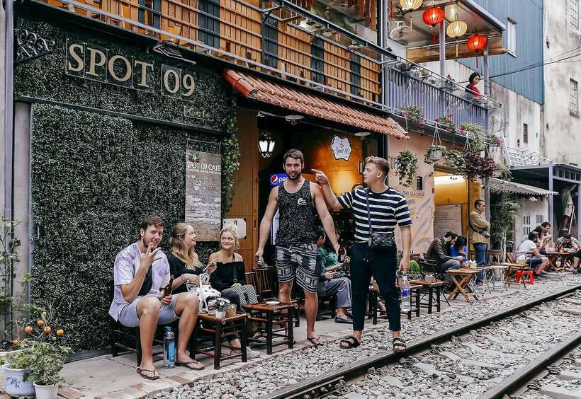 Hanoi: Guided Food Tour with Train Street Visit - Starting at Bát Sứ Street in Hanoi’s Old Quarter