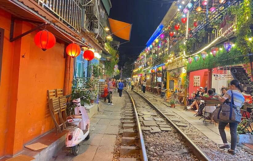 Hanoi: Guided Street Food Tour with Train Street Experience - Key points worth knowing