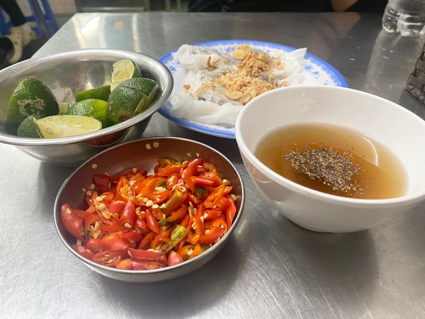 Hanoi: Guided Street Food Tour with Train Street Experience - Group size, timing, and practical comfort