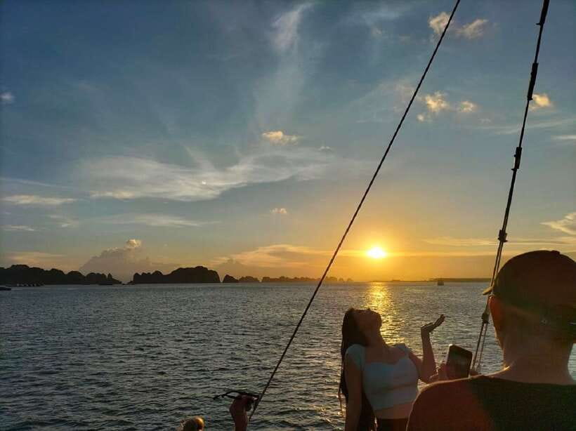 Hanoi: Ha Long Bay Day Cruise - Swimming, Meal, Kayaking - Luon Cave by kayak or bamboo boat