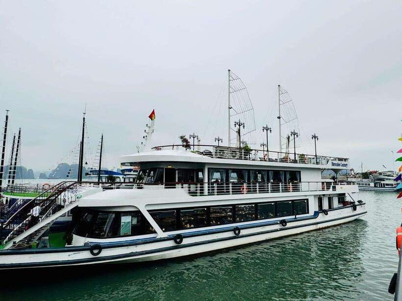 Hanoi: Ha Long Bay Day Trip - Luxury Cruise & Buffet Lunch - Walking through Sung Sot Cave